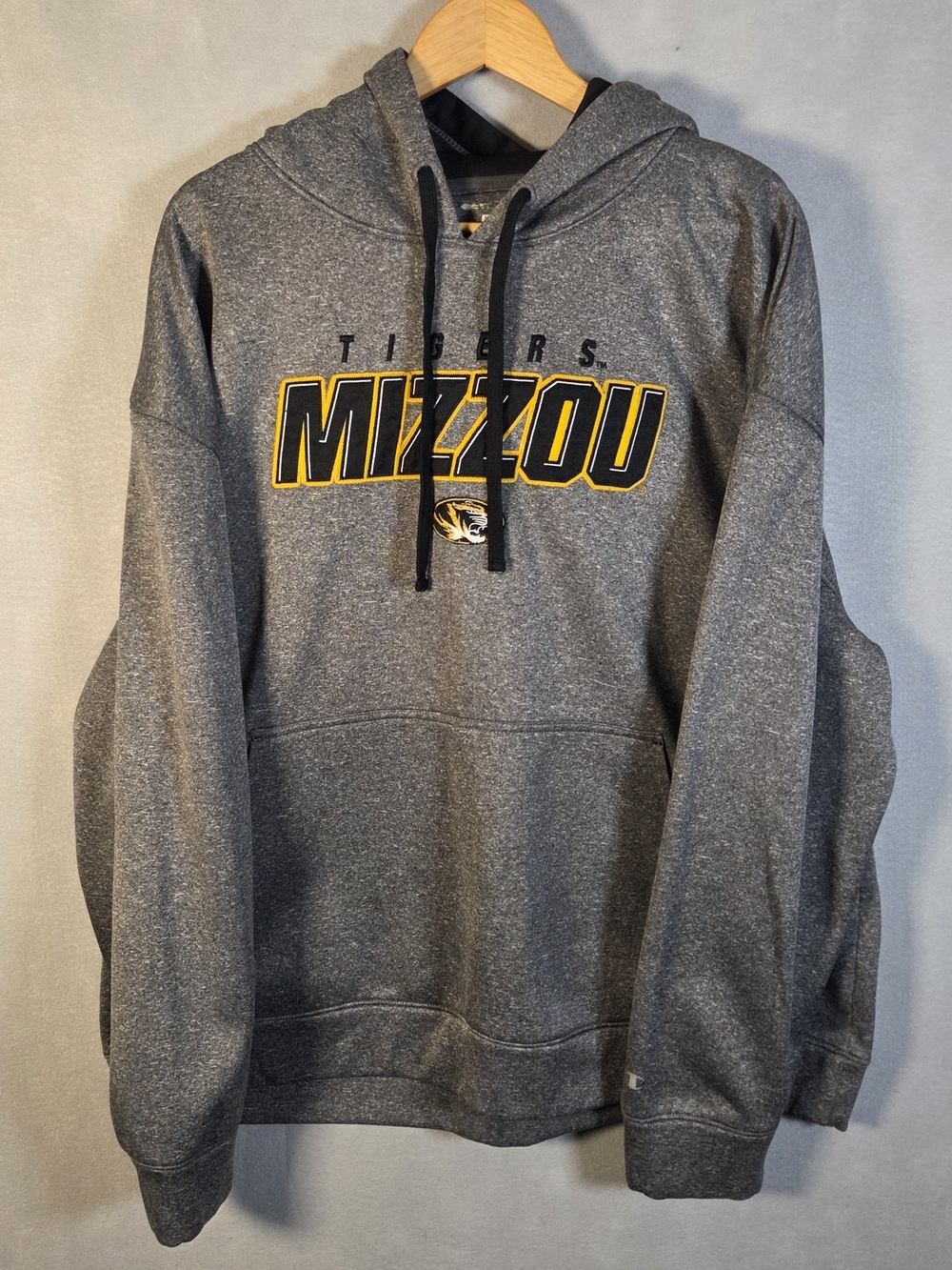 Missouri Tigers pullover hoodie featuring bold yellow "MIZZOU" (L691)